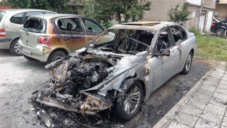 БМВ пламна във Враца съобщиха от МВР в областния център