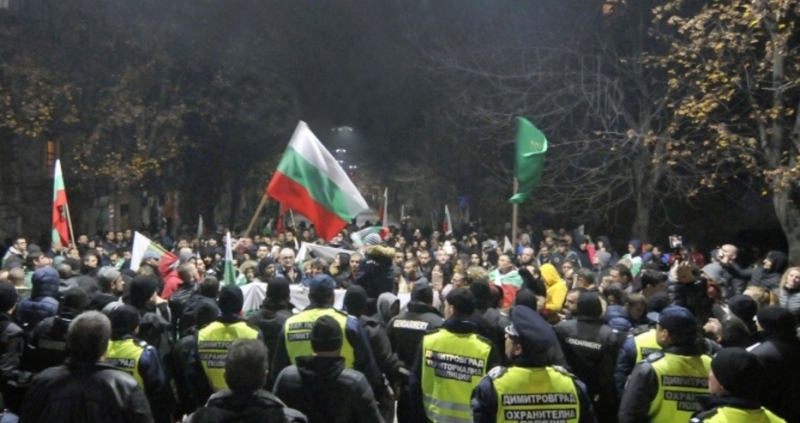 Стотици фишове и глоби от полицията за незаконна блокада на