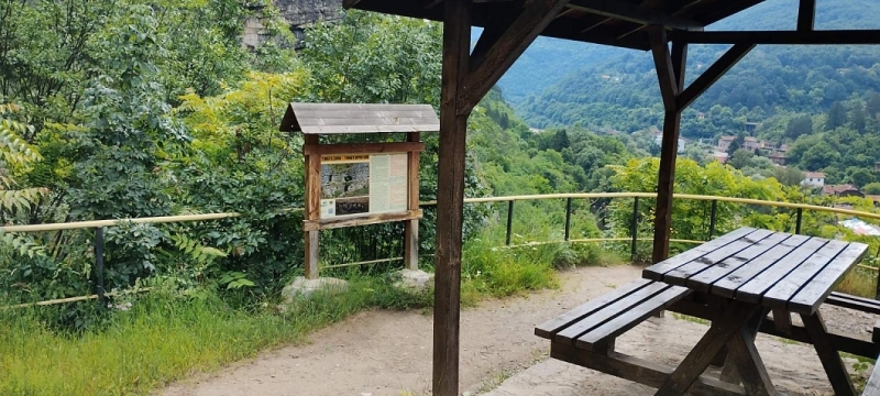 Дирекциятa на Природен парк Врачански Балкан постави нови и подмени