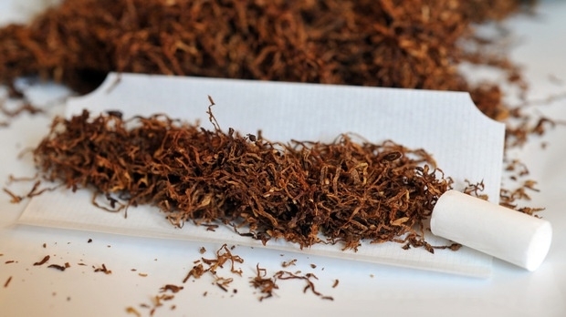 Четири пакета с общо около 800 грама нарязан тютюн иззели