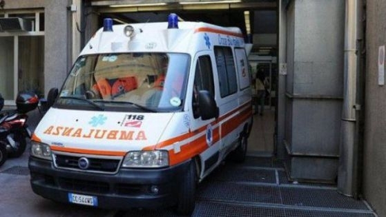Трима български граждани са ранени след като автобусът в който
