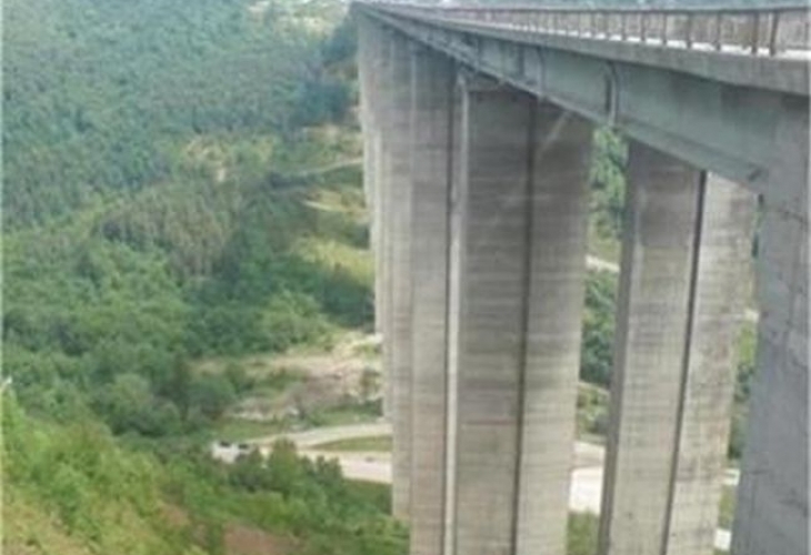 Днес около 11 часа жена се е хвърлила от най високия