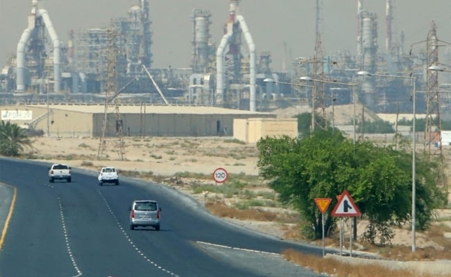 В понеделник в най-голямата петролна рафинерия в Кувейт избухна пожар,