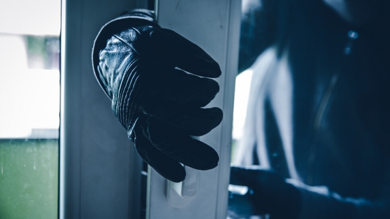 Полицията издирва апаш отмъкнал различни вещи от къща в Оряхово Сигнал