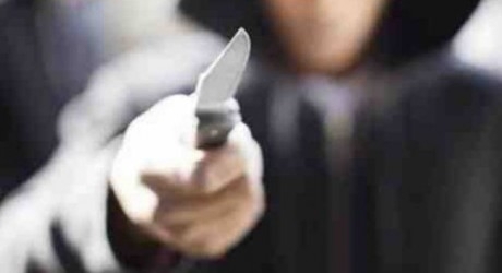 Мъж намушка с нож свой съгражданин в Кнежа съобщиха от