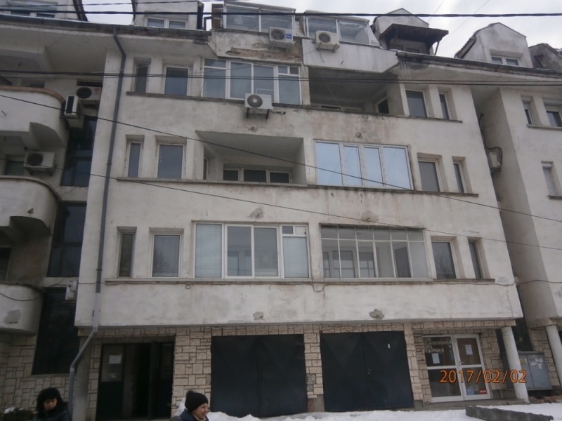 Частен съдебен изпълнител обяви на търг тристаен апартамент във Видин