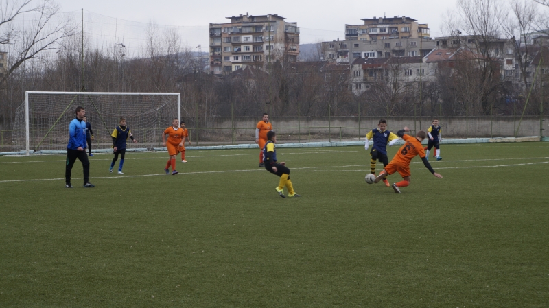 ОУ Христо Ботев Мездра разгроми отбора на СУ Св Климент