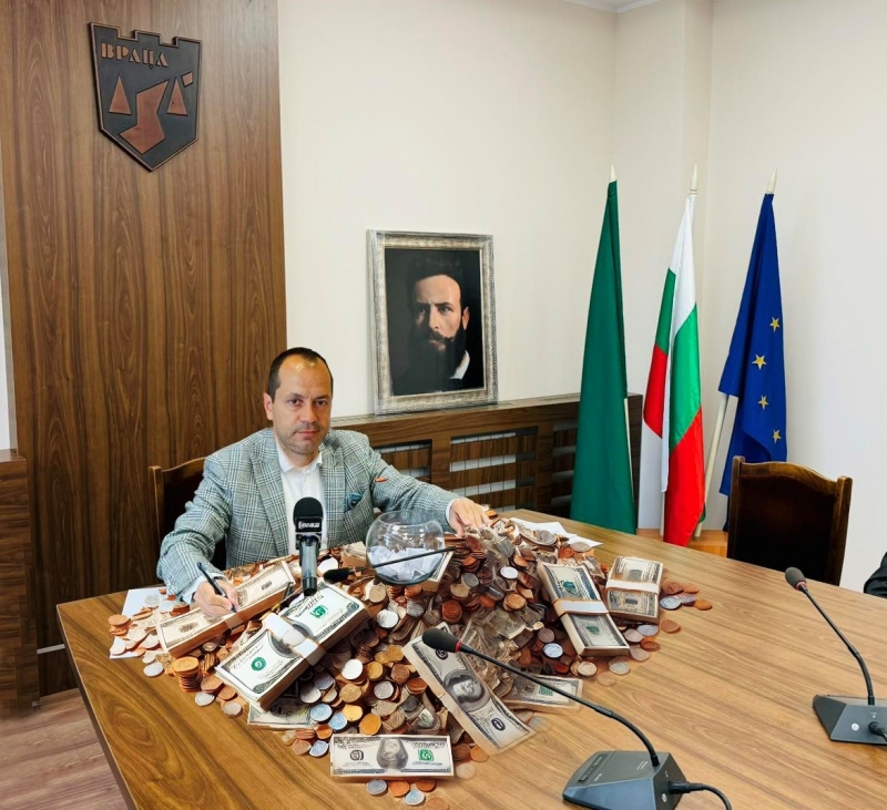 Будни граждани: Г-н Радев, спрете всички пари за обществени поръчки във Враца, краде се като за последно