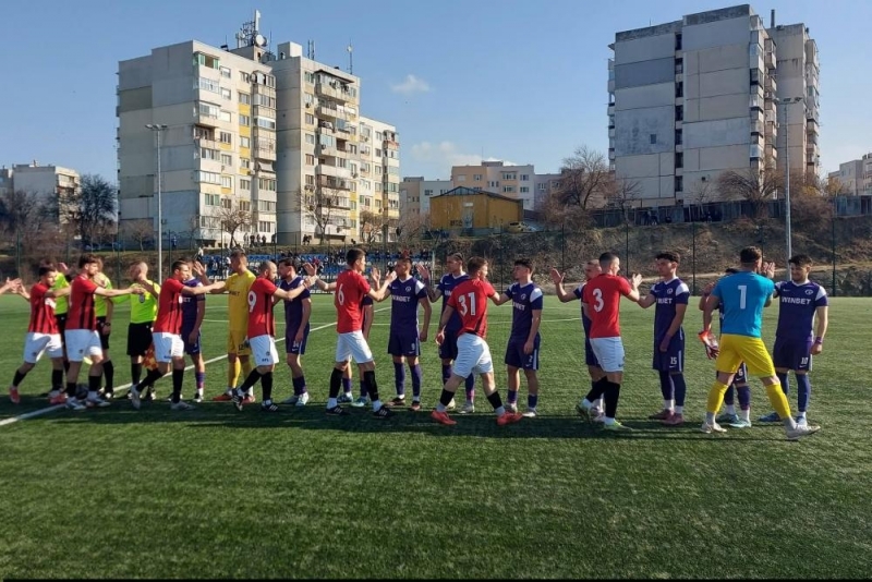 "Локомотив" /Мездра/ спечели с 2:1 гостуването си на "Етър" II във Велико Търново