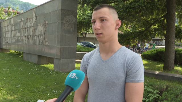 Млад спортист от Згориград обяви на търг последния си златен