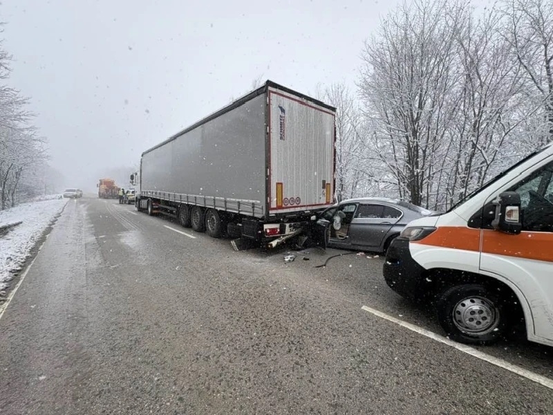 5 годишно дете е загинало при тежка катастрофа на международен