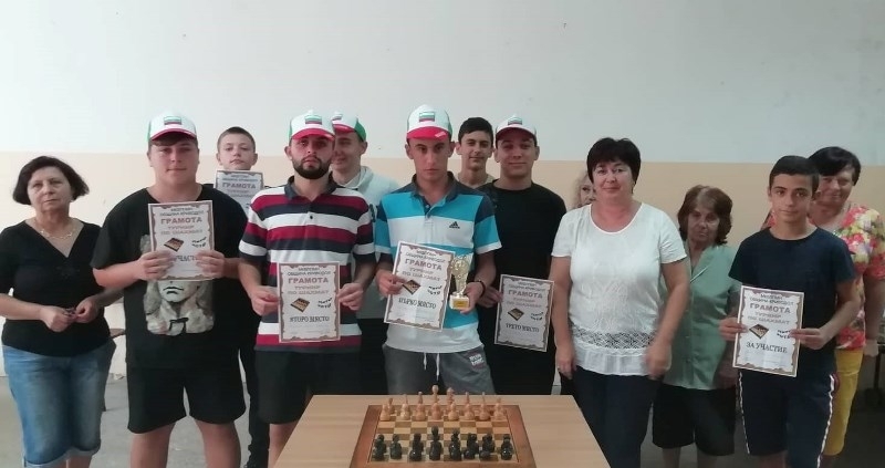С турнир по шахмат приключиха спортните игри, организирани от местната