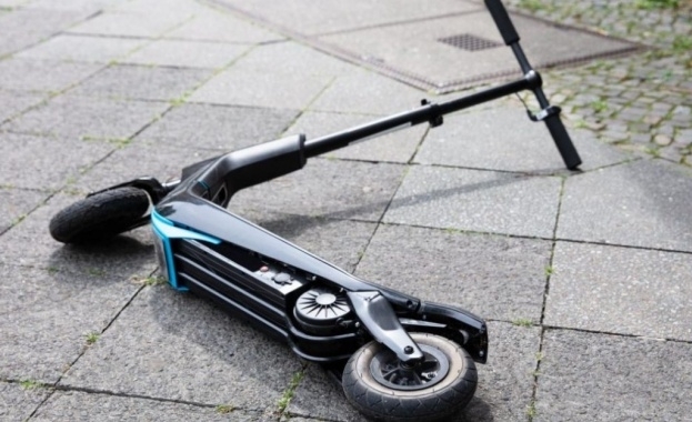 Мъж на 29 години е пострадал тежко след падане от тротинетка