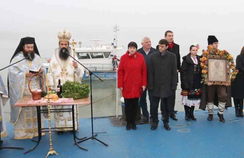 На брега на река Дунав Видинският владика Даниил отслужи заупокойна