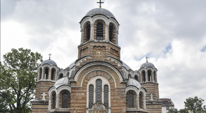 Неизвестни вандали са надраскали църквата "Свети Седмочисленици" в София от