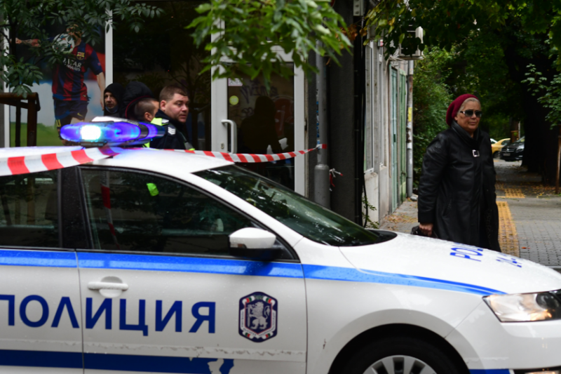 Мъжът прострелял жена във фризьорски салон на ул Любен Каравелов