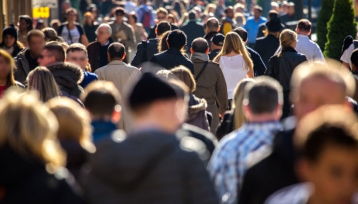 Население от малко под 6 милиона и половина души въпреки че