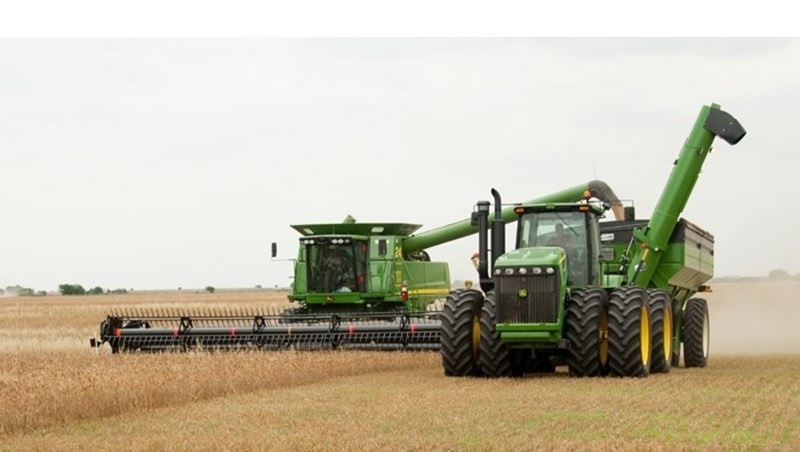 Частен съдебен изпълнител обяви на търг машините на земеделска фирма