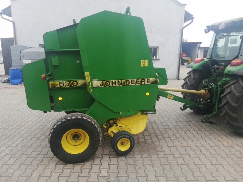 Частен съдебен изпълнител обяви на търг машините на земеделец от