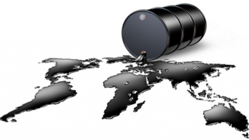 Суровият петрол поевтинява по време на търговията в четвъртък, въпреки