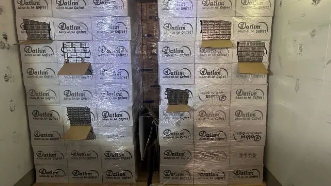 Маскирани като пратка с гофрети: Хванаха цигари за над 200 хиляди лева на "Капитан Андреево"