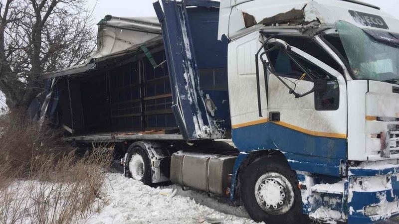 Катастрофа с ТИР затвори временно за движение пътя Добрич Варна Това
