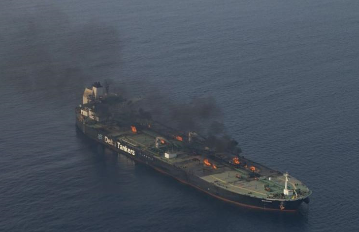 Моряк загина след атака на хутите в Аденския залив