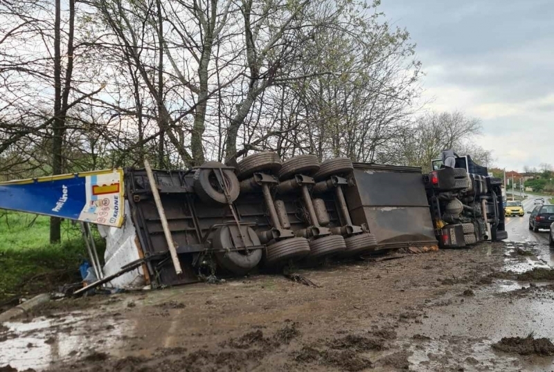 От полицията излязоха с подробности за тежката катастрофа с ТИР