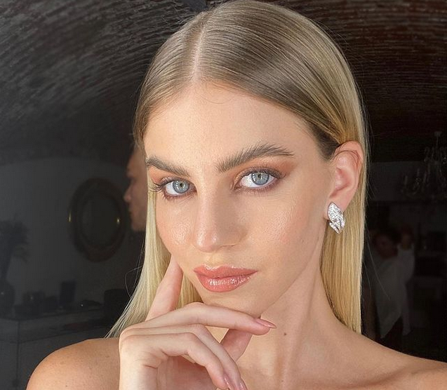 Италианската спортна журналистка и модел Сара Кроче обича да радва