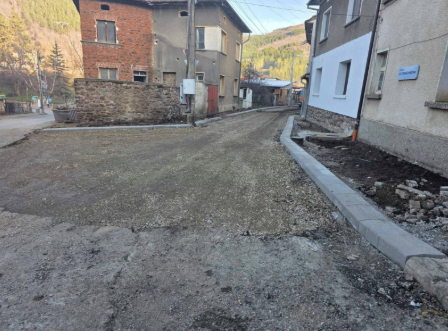 Започна изпълнението на основен ремонт на 4 улици на територията