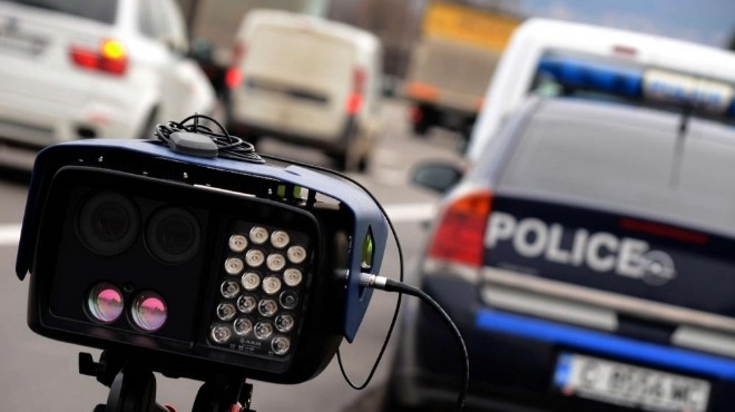 Над 5300 нарушения на скоростта на ден и общо над