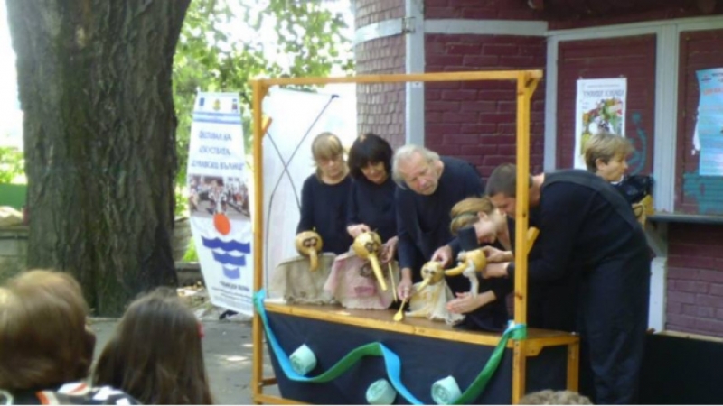 Детските театрални утра продължават всяка събота и през месец юли