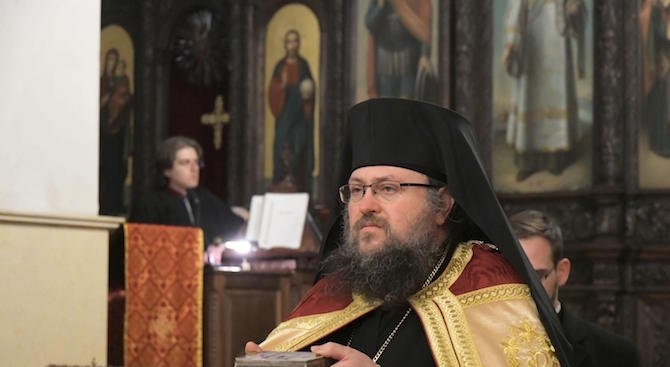 Днес на големият християнски празник Петковден врачанският митрополит Григорий ще