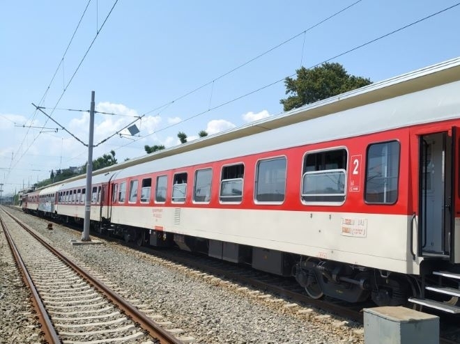 За летния сезон: Пуснаха директен бърз влак Враца- Бургас