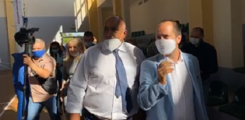 Министър председателят Бойко Борисов пристигна на изненадващо посещение във Враца научи