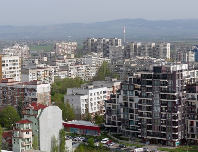 Поскъпването на жилищата особено в големите градове се дължи на