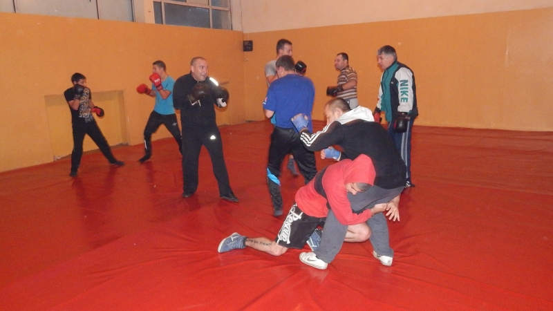 В столичната зала Арена Армеец се проведе Държавното лично отборно