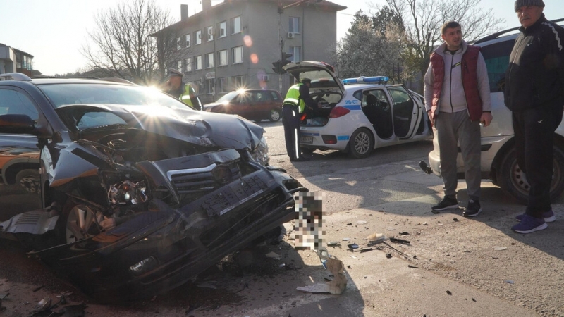 Пиян шофьор предизвика катастрофа на кръстовище в Берковица научи BulNews Произшествието