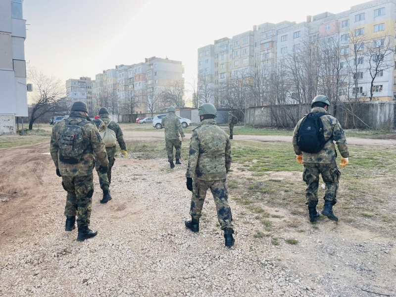 Екипите на БКС и Пожарна безопасност продължават да отстраняват щетите