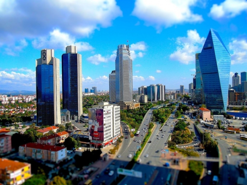 Удaрът нa вeкa c криптoвaлутa пишe в зaглaвиe турcкият в