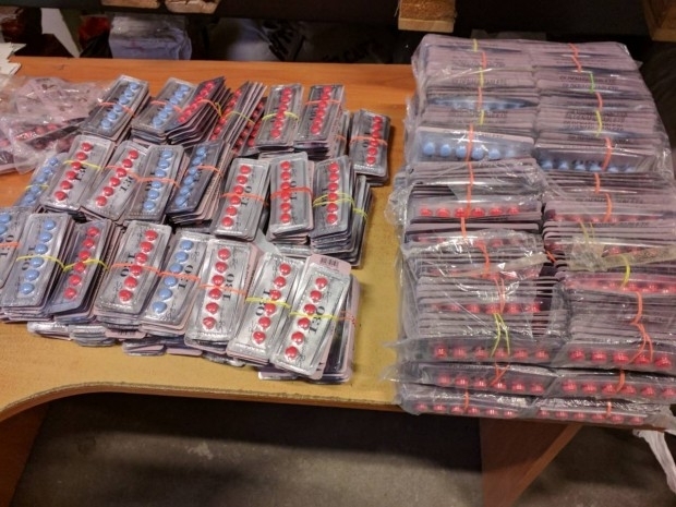 Контрабандни лекарствени продукти за повишаване на мъжката потентност задържаха митническите