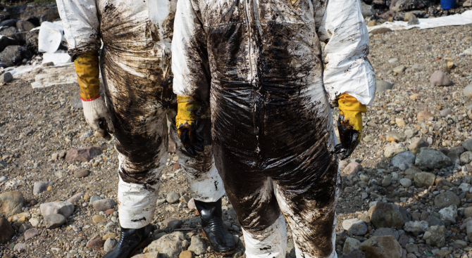 ООН изрази дълбокото си безпокойство от петролния разлив който от два