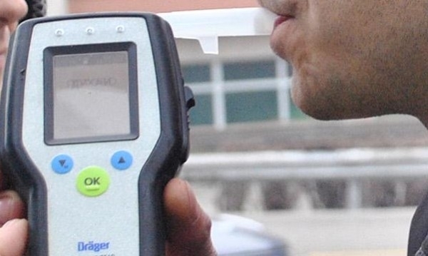 Пиян шофьор катастрофира в ограда при опит да избегне полицейска