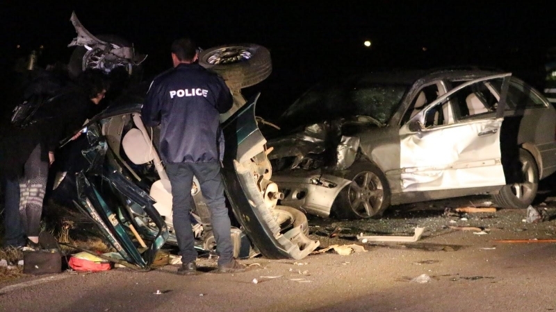 Младо момиче е пострадало сериозно при тежка катастрофа в Бяла