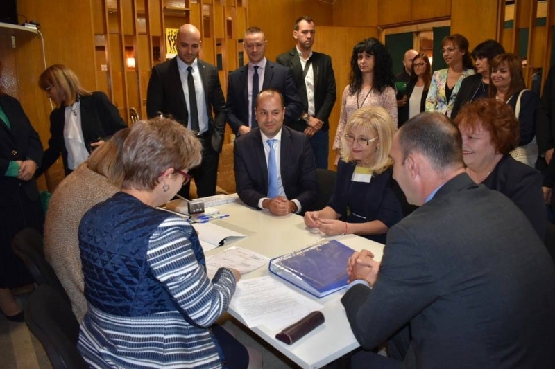 ПП ГЕРБ Враца регистрира в Общинската избирателна комисия кандидата си