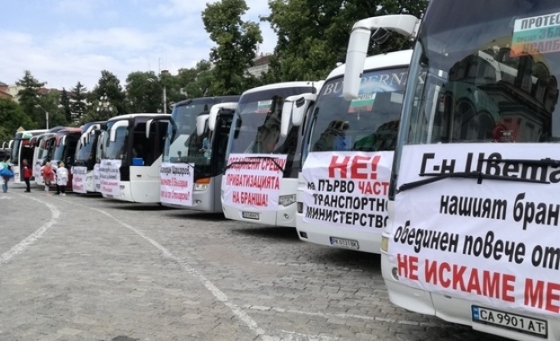 Протест на автобусните превозвачи започва от днес Фирмите са недоволни