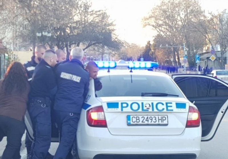 Спипаха непълнолетен ром с наркотици след кражба в Козлодуй научи