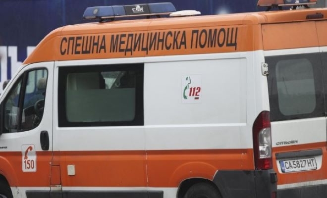 Инцидент на пътя е станал във Варна Човек лежи покрит
