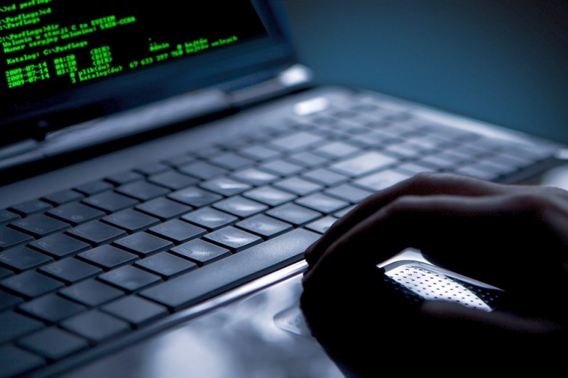 За появата на компютърния вирус Сталин сигнализира група специалисти по