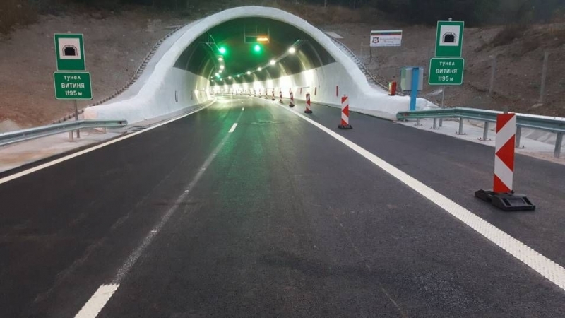 През септември окончателно ще завърши ремонтът в тръбите на тунела